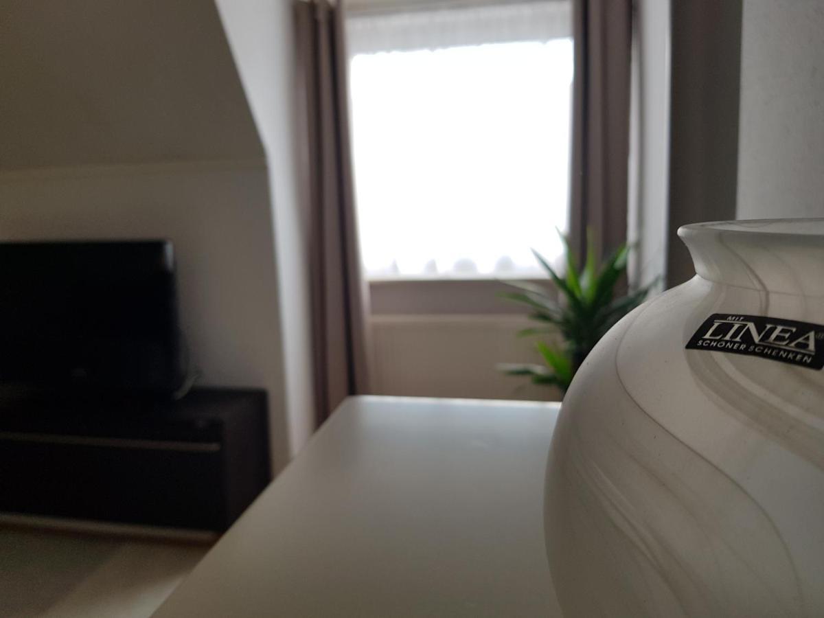 Apartment Am Suedpark Erfurt - Inkl Garten Mit Sitzlounge - Zentrumsnah Luaran gambar