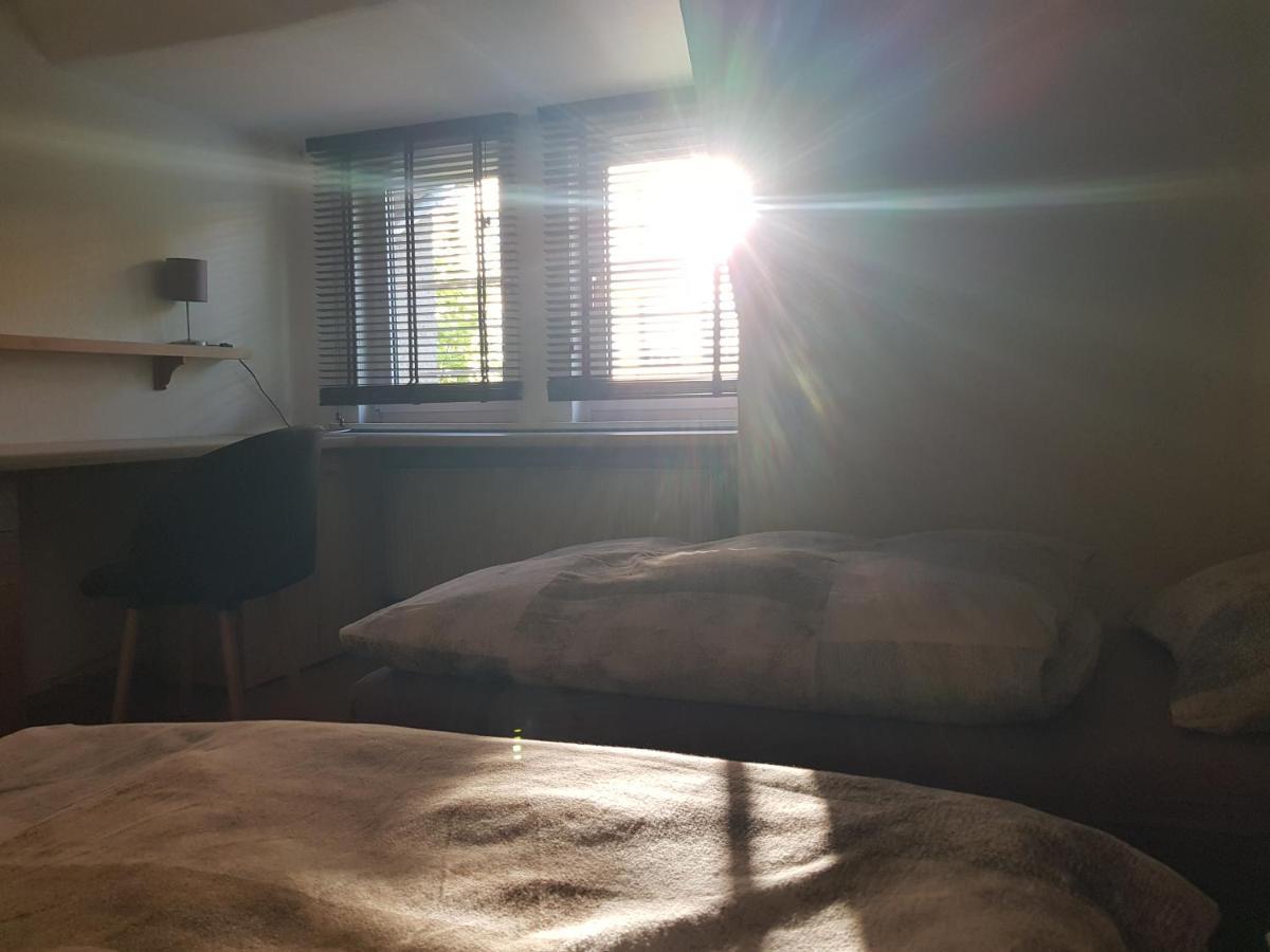Apartment Am Suedpark Erfurt - Inkl Garten Mit Sitzlounge - Zentrumsnah Luaran gambar
