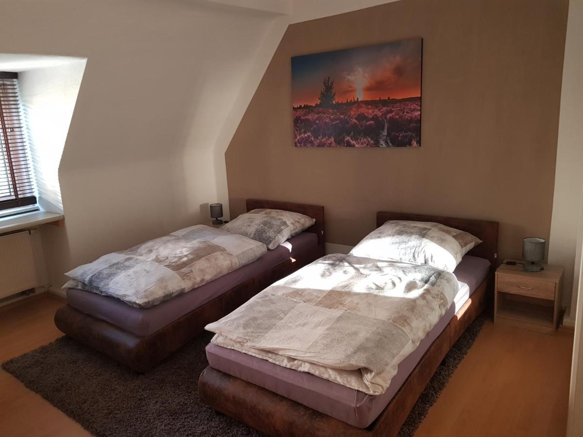 Apartment Am Suedpark Erfurt - Inkl Garten Mit Sitzlounge - Zentrumsnah Luaran gambar