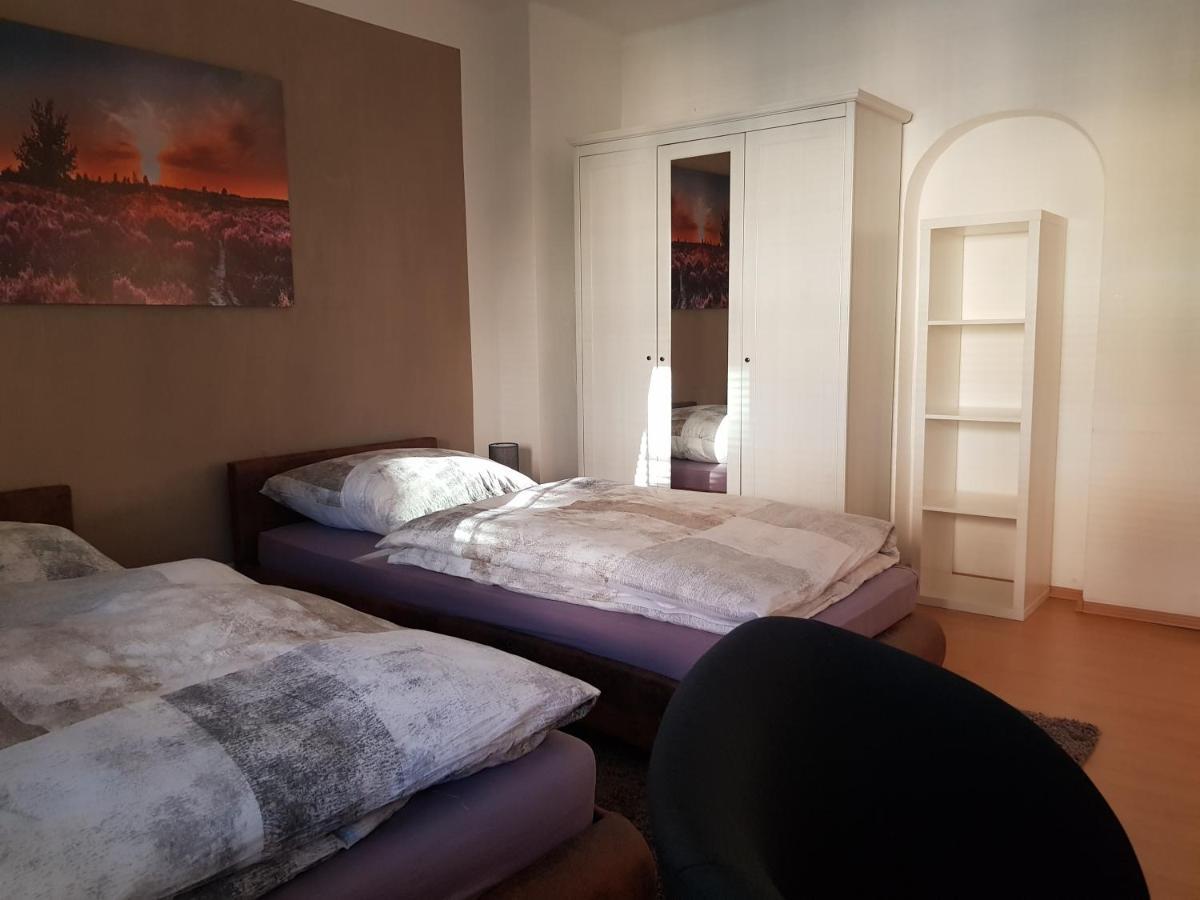 Apartment Am Suedpark Erfurt - Inkl Garten Mit Sitzlounge - Zentrumsnah Luaran gambar