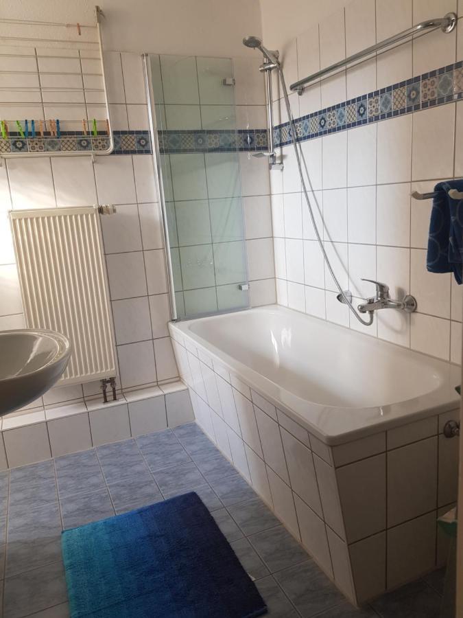 Apartment Am Suedpark Erfurt - Inkl Garten Mit Sitzlounge - Zentrumsnah Luaran gambar